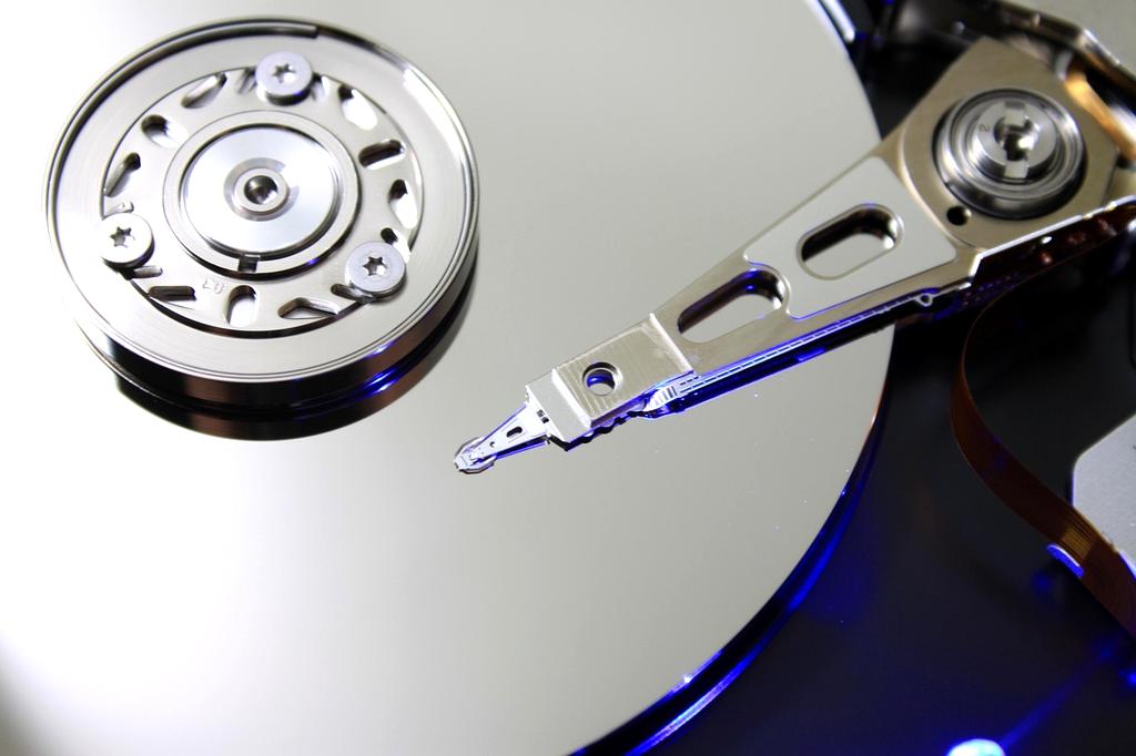 Cloud backup with multiple devices connected illustration